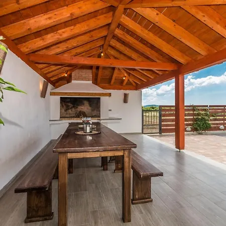 بيت للعطل Villa Petrel