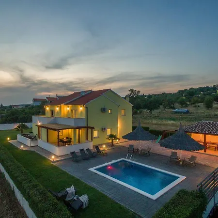 بيت للعطل Villa Petrel *