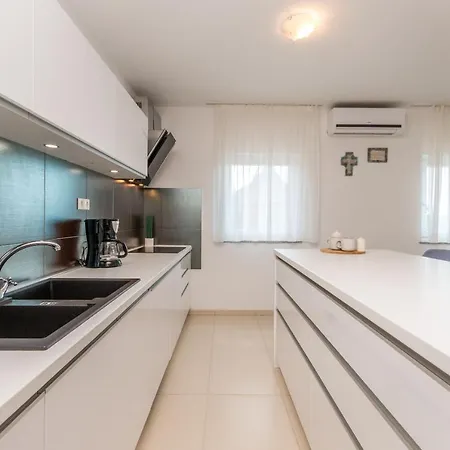 Villa Petrel * Vrana (Zadar)